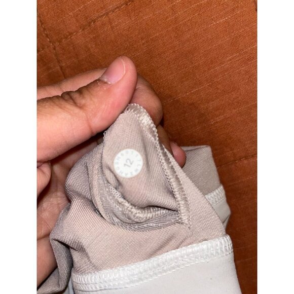 Lululemon cream Racerback Design Athletic Sports Bra Women's Size 12 - Picture 4 of 5